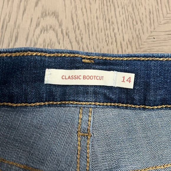 Levi’s Classic Bootcut - 14 - Medium Indigo - Picture 6 of 7